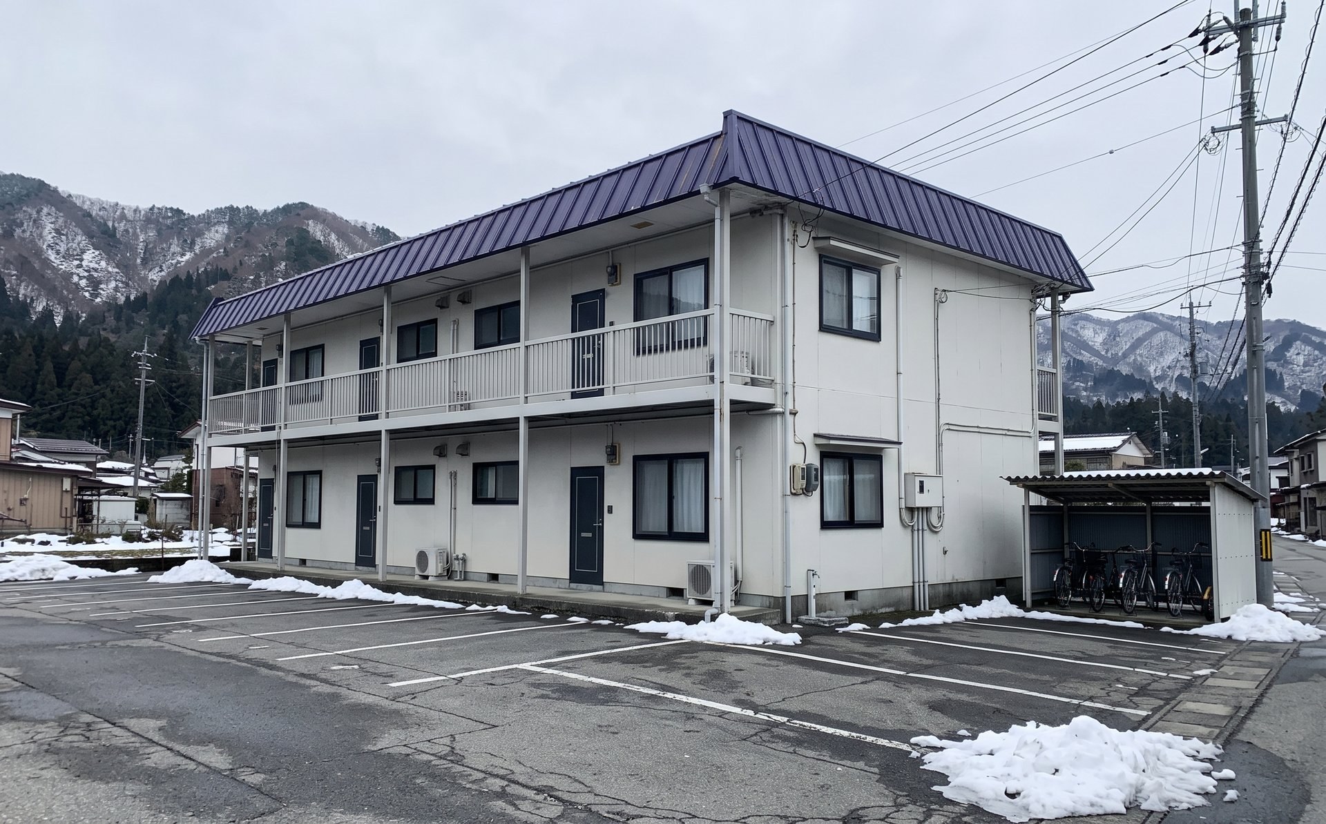 部分的に塗り直したアパート（イメージ）